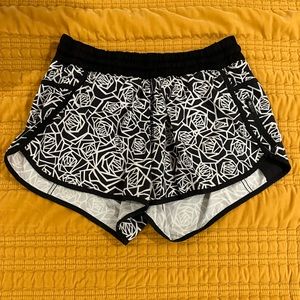 Lululemon 4” shorts